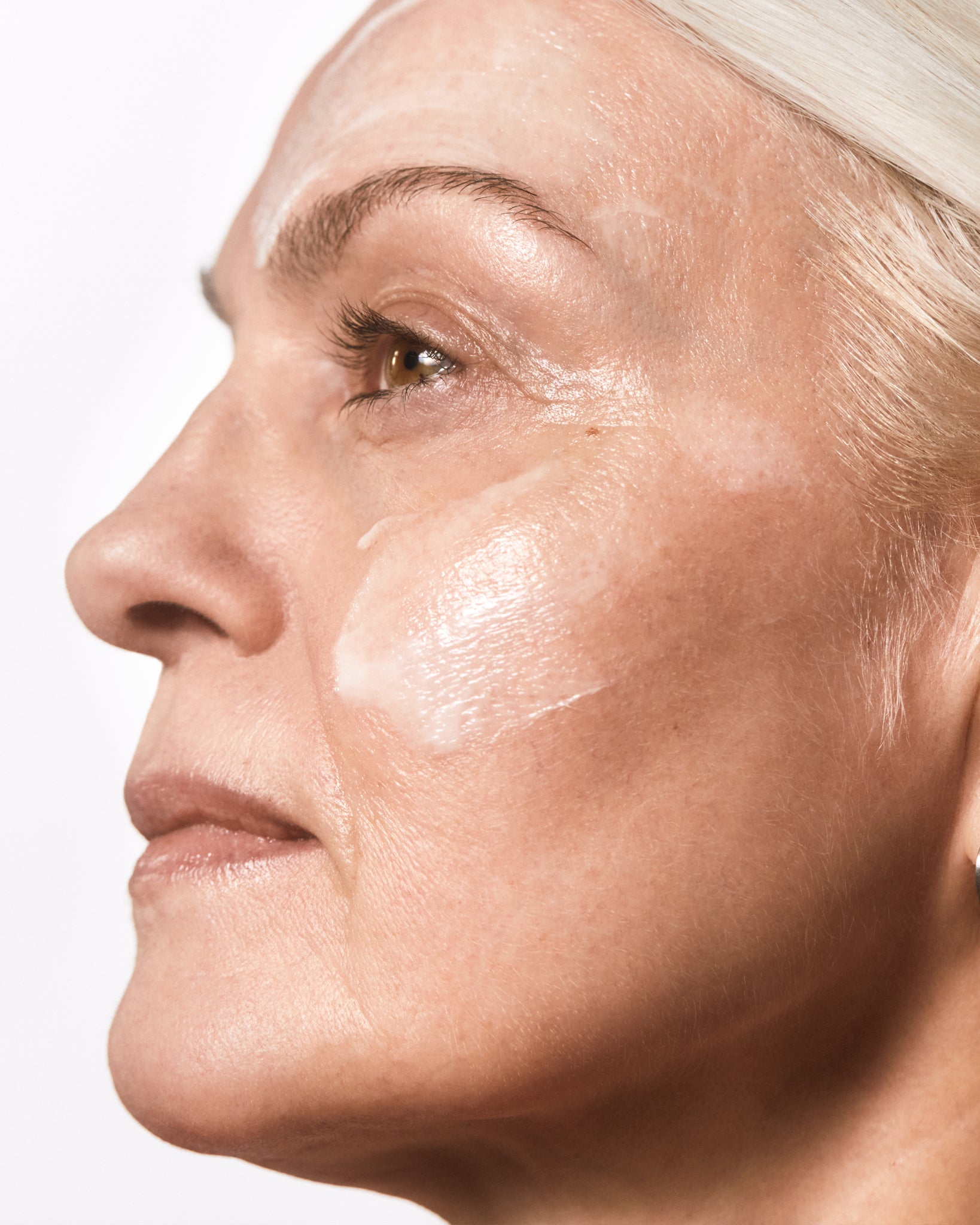 MÁDARA Organic Skincare cream for mature skin A3330 face cream product photo on plain background.