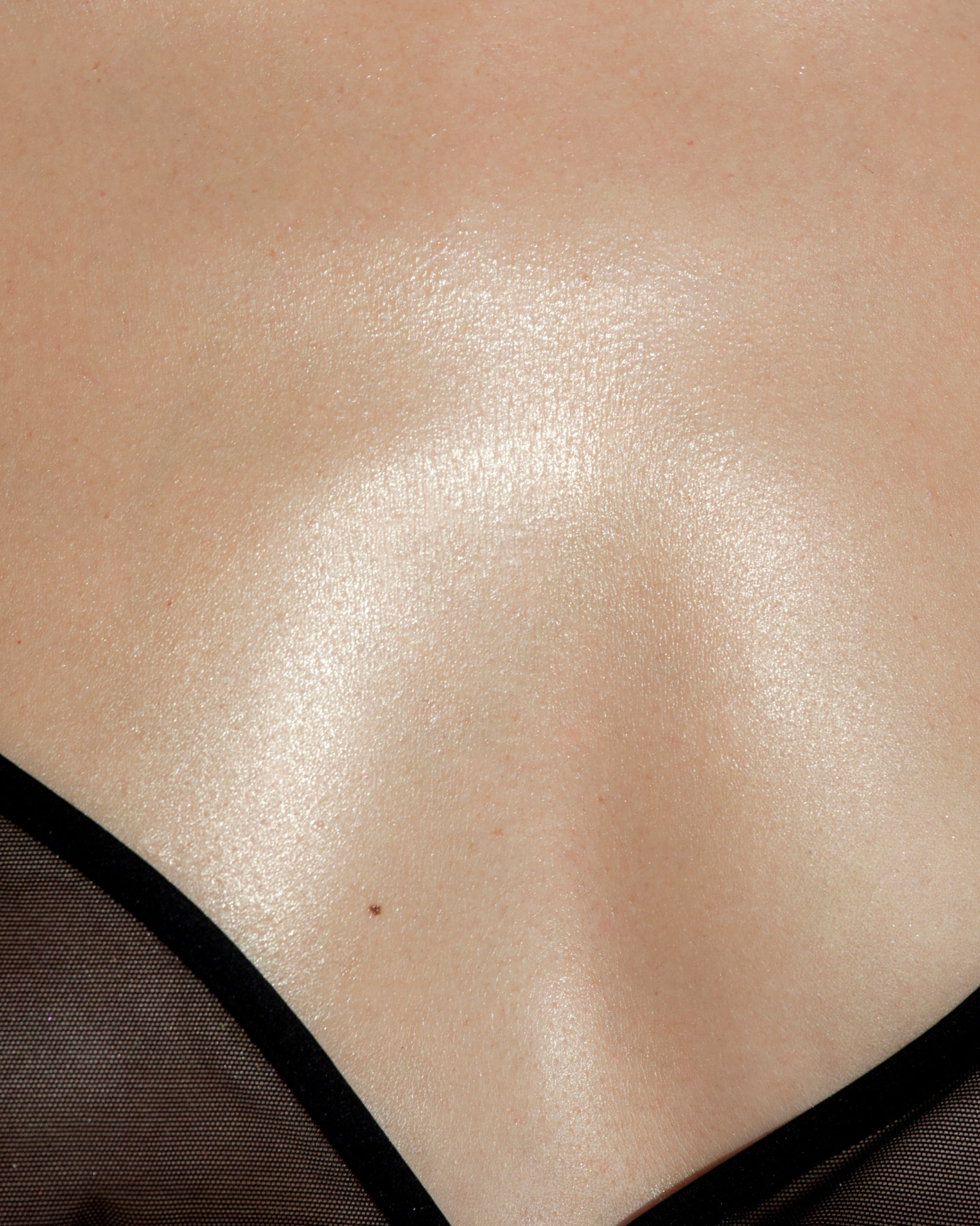 MÁDARA Organic Skincare antioxidant facial oil A2603 face oil product photo on plain background.