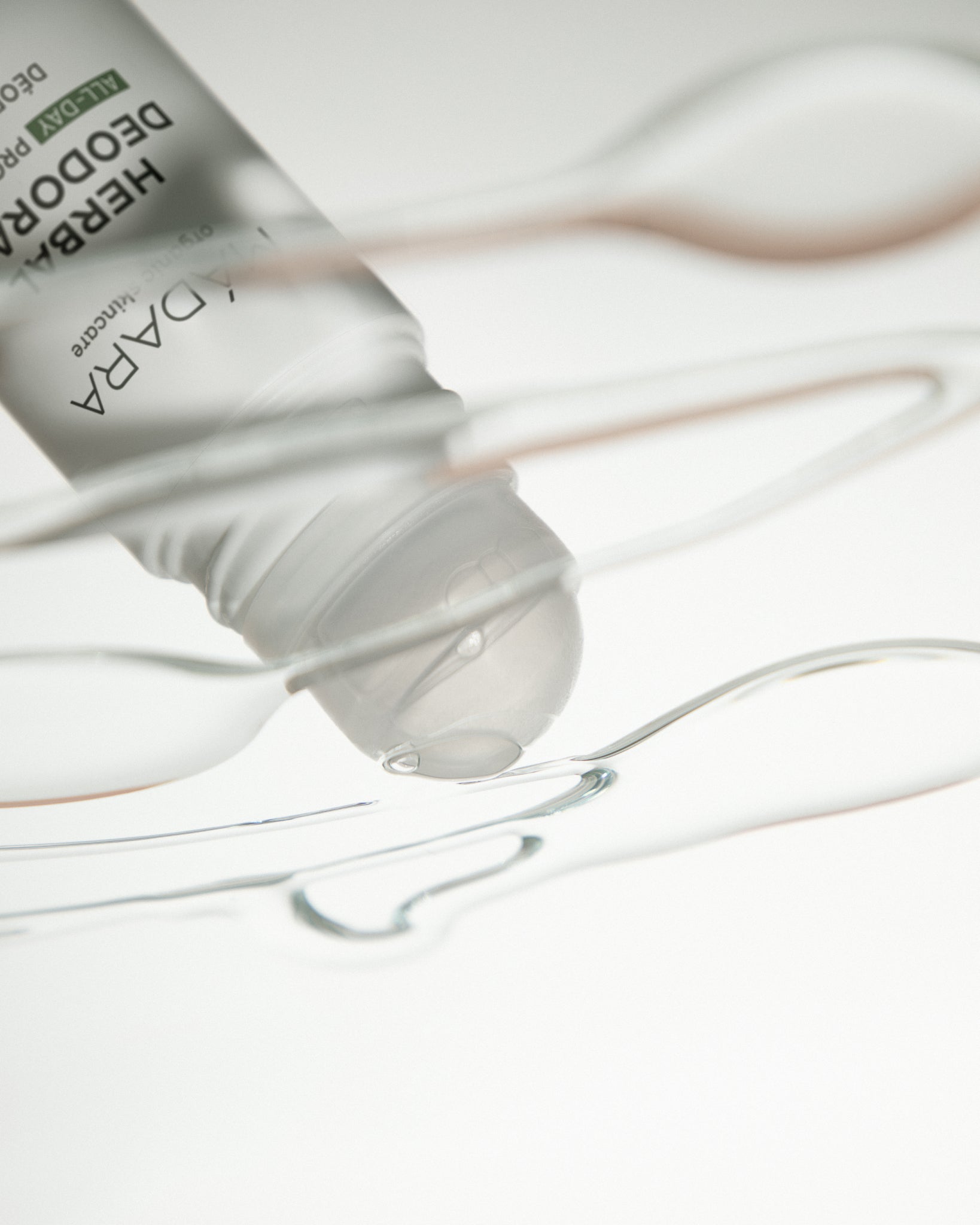 MÁDARA Organic Skincare ecocert certified deodorant A1005 product photo on plain background.