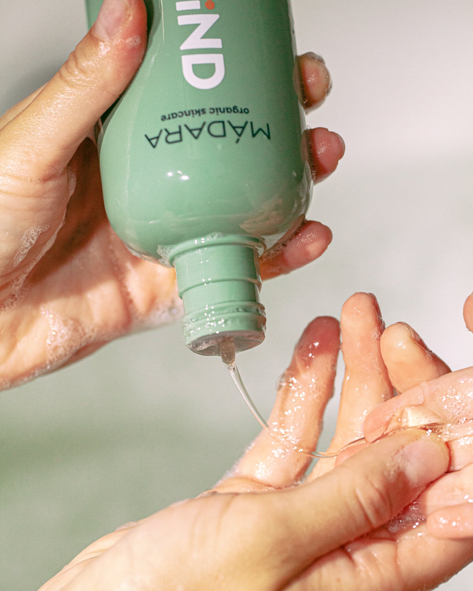 MÁDARA Organic Skincare shampoo for sensitive scalp A4466 shampoo product photo on plain background.