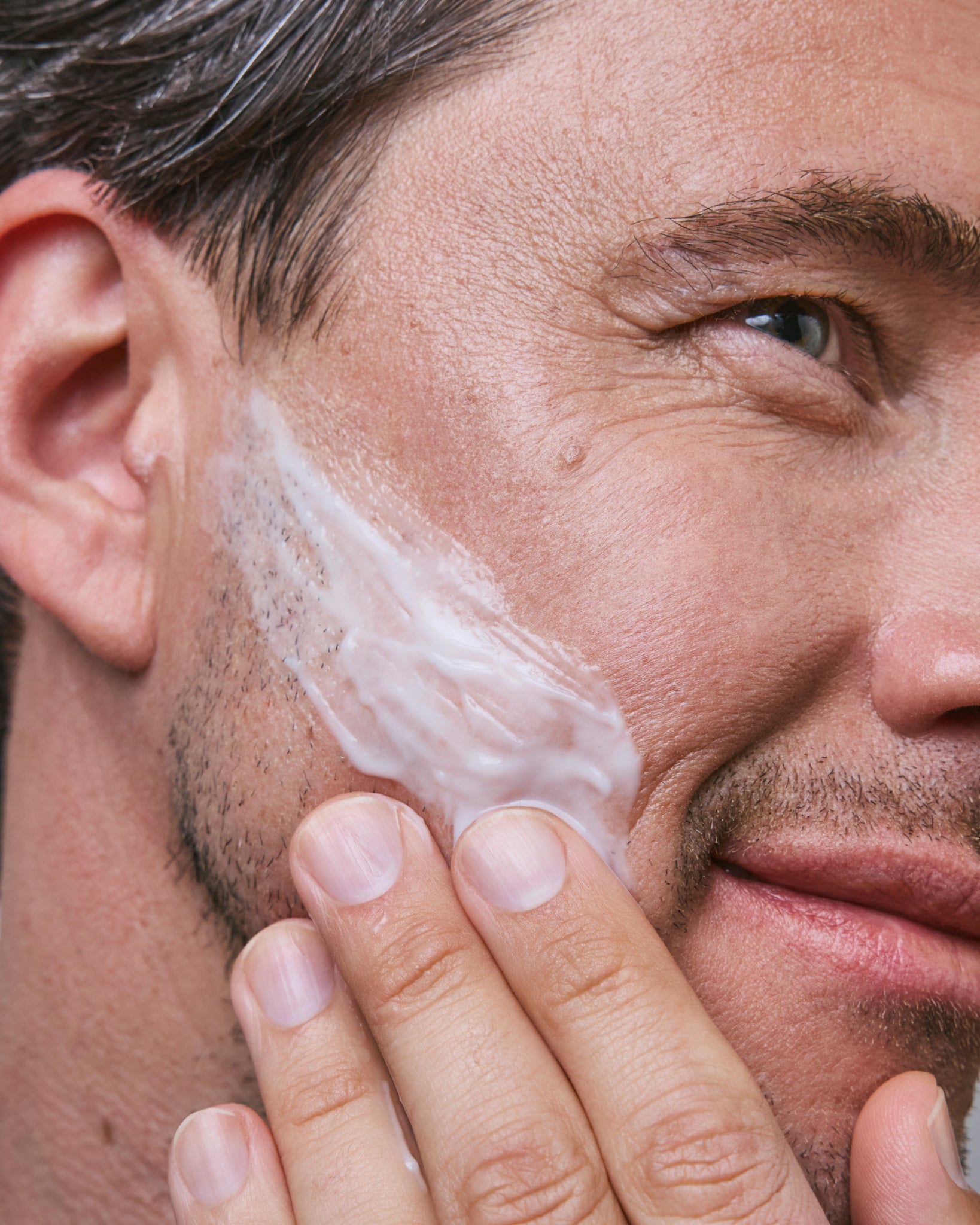 MÁDARA Organic Skincare after shave for men A5002 product photo on plain background.