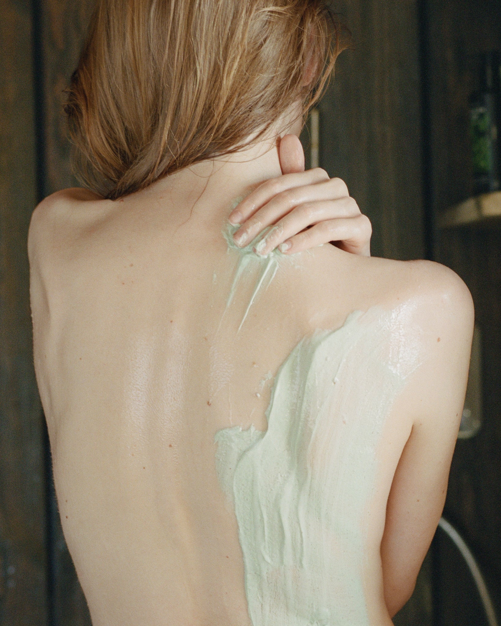 MÁDARA Organic Skincare aha acid body peel SM1252 20 product photo on plain background.