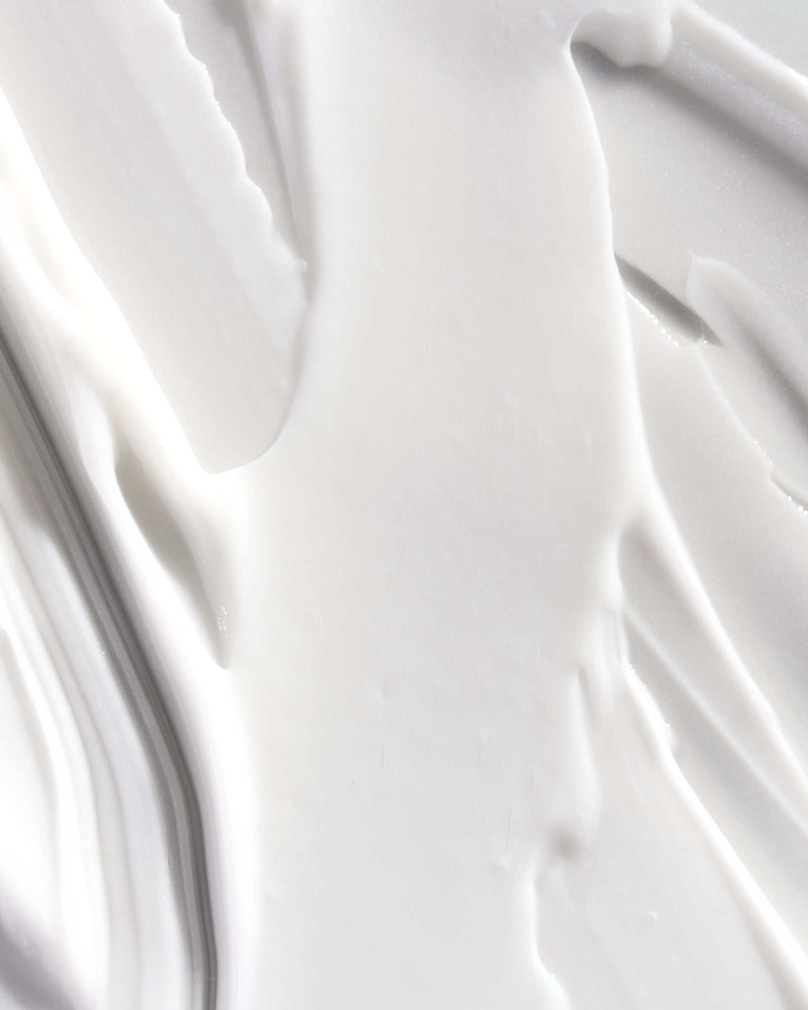Texture close-up of MÁDARA Organic Skincare night cream for sensitive skin A3014 face cream �swatch demonstrates consistency and finish.