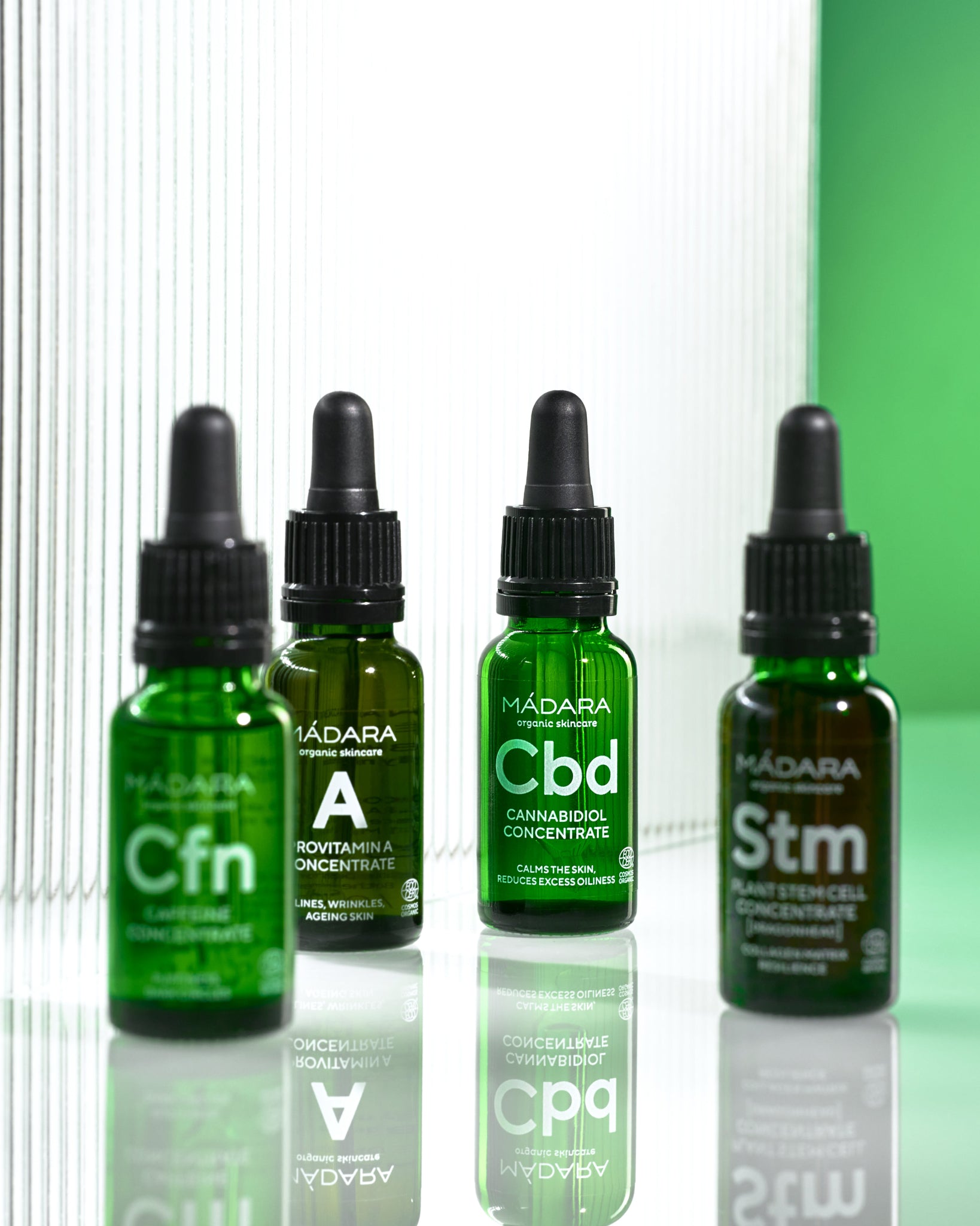 MÁDARA Organic Skincare custom actives concentrates A3262 product photo on plain background.