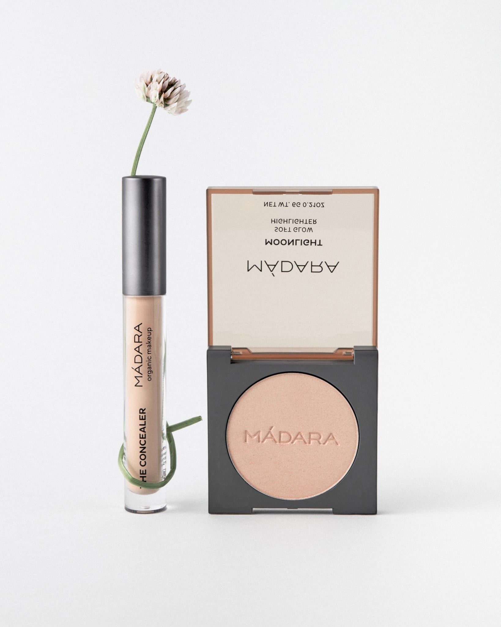 MÁDARA Organic Skincare concealer and highligter A6831 concealer product photo on plain background.